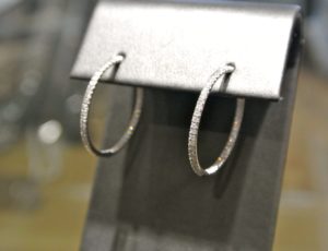DiamondEarring3